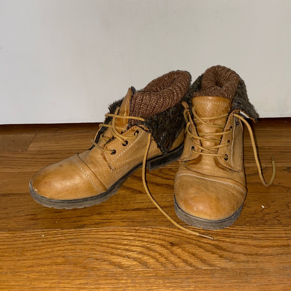 Edgy combat boot